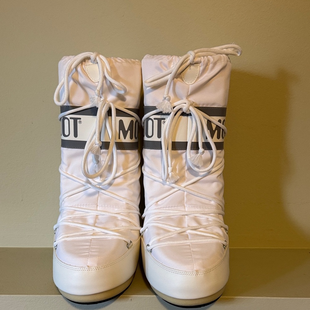 Moon Boot Women's Classic White Winter Boots